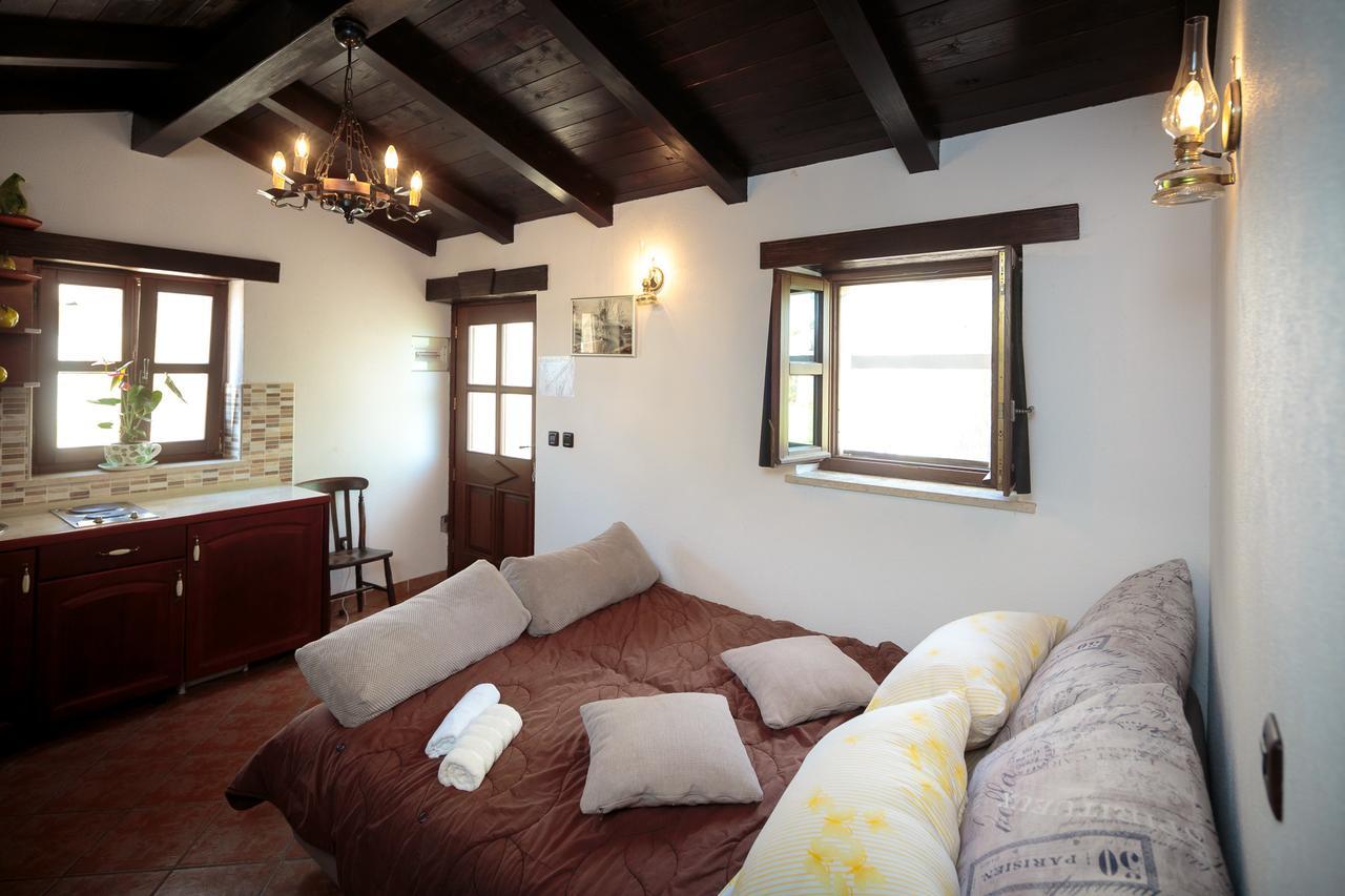Apartments Mirjana 1655 Kanfanar Kültér fotó