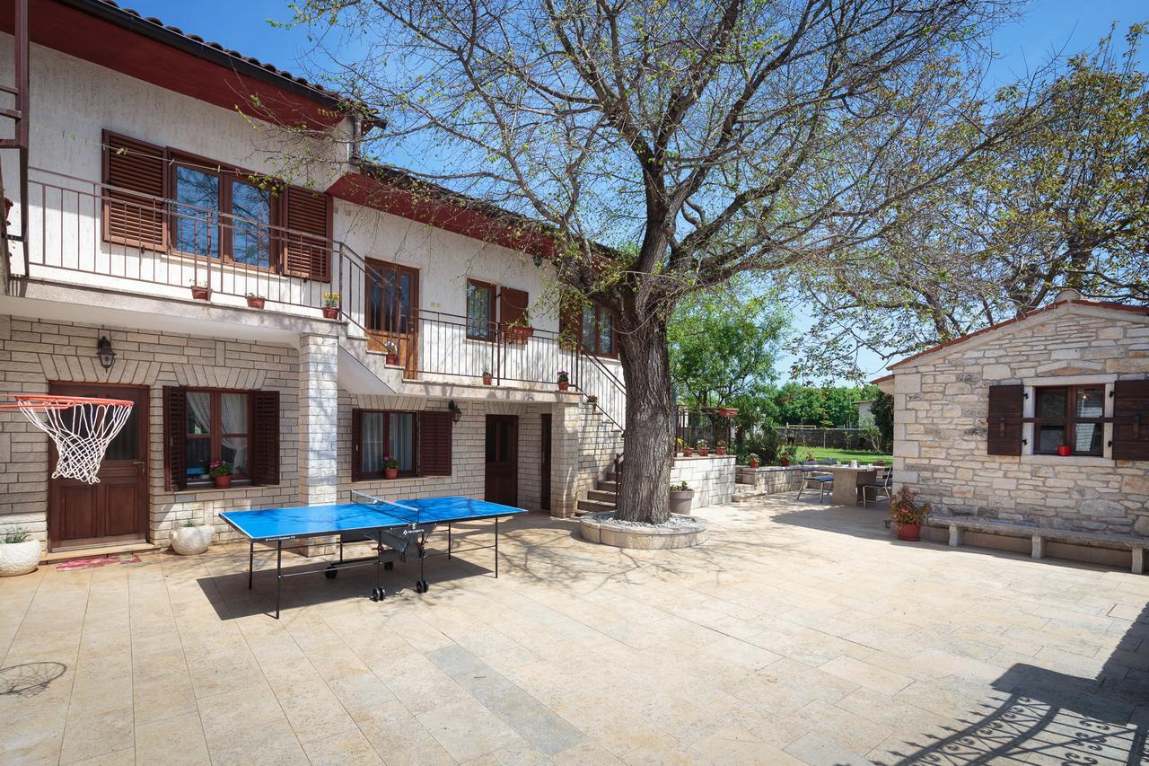 Apartments Mirjana 1655 Kanfanar Kültér fotó