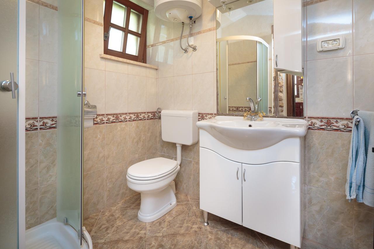 Apartments Mirjana 1655 Kanfanar Kültér fotó