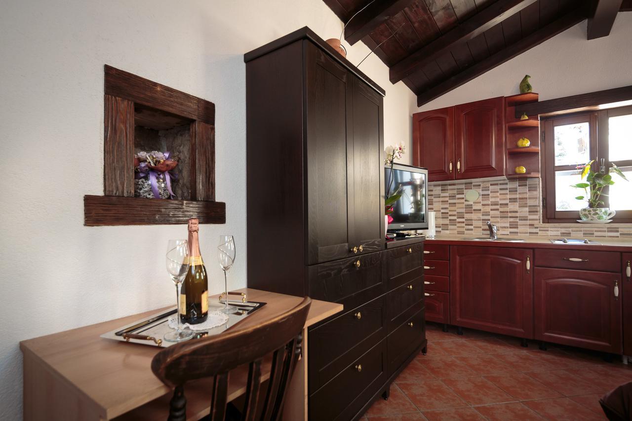 Apartments Mirjana 1655 Kanfanar Kültér fotó
