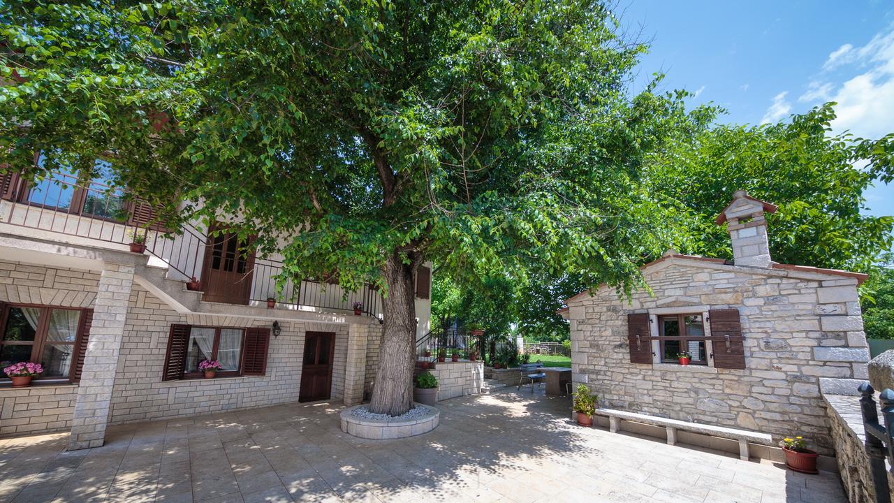 Apartments Mirjana 1655 Kanfanar Kültér fotó