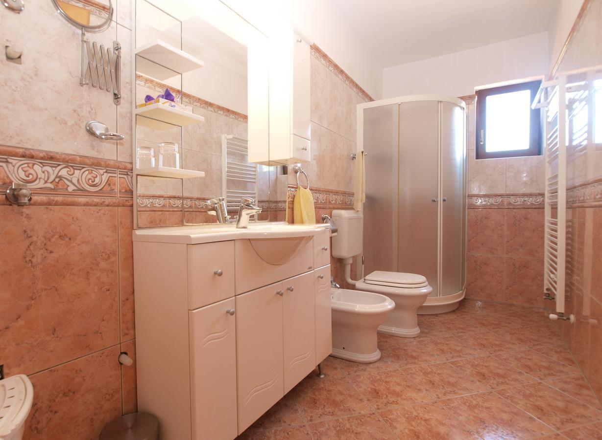 Apartments Mirjana 1655 Kanfanar Kültér fotó