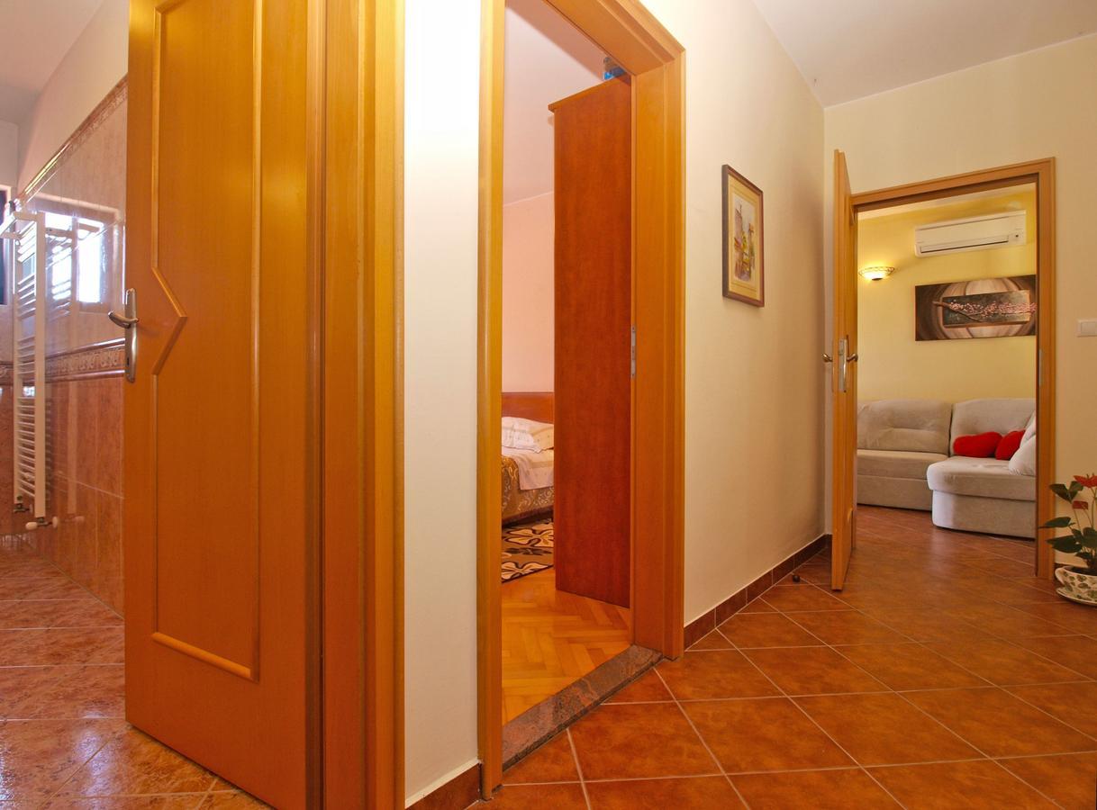 Apartments Mirjana 1655 Kanfanar Kültér fotó