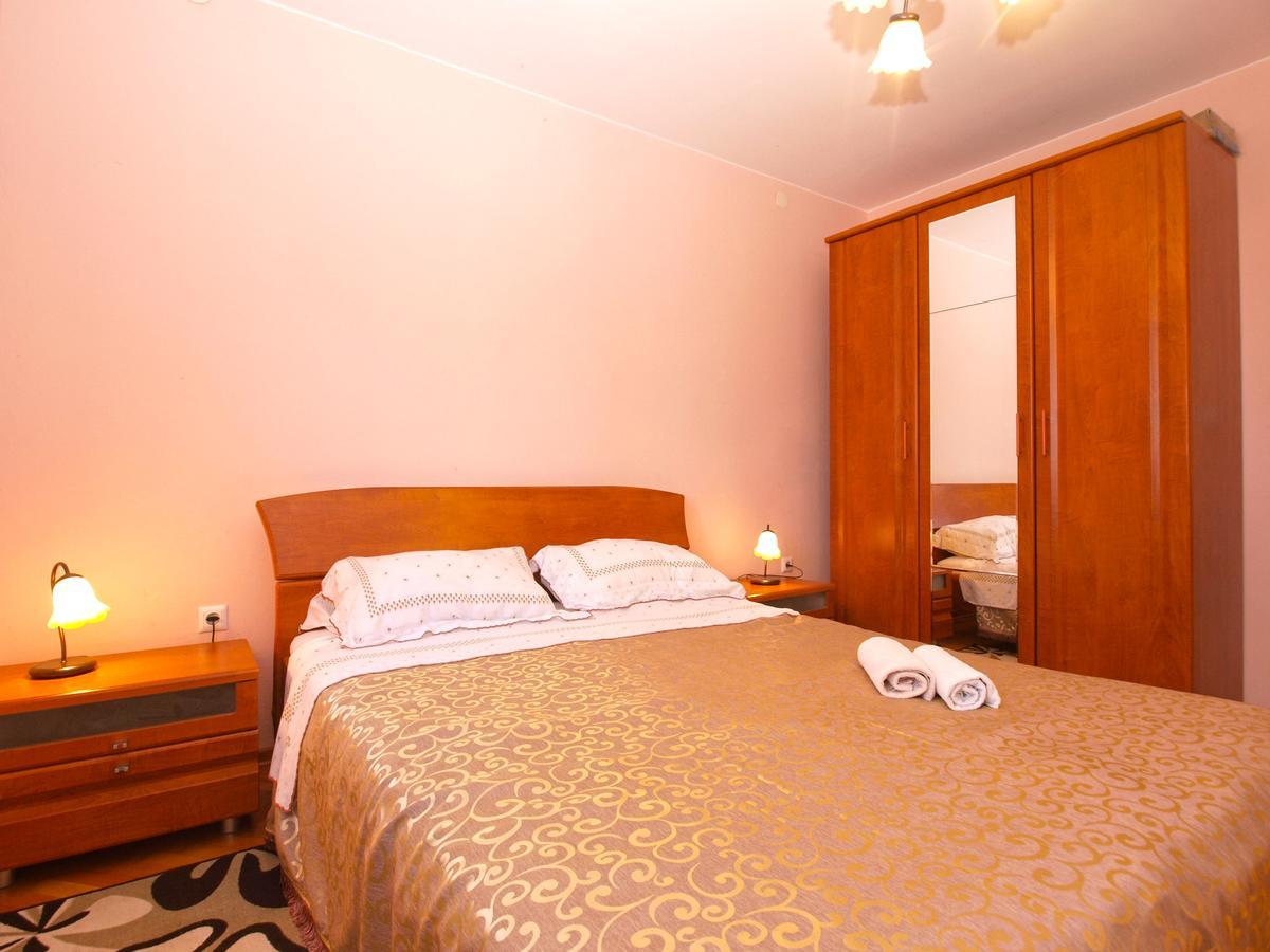 Apartments Mirjana 1655 Kanfanar Kültér fotó